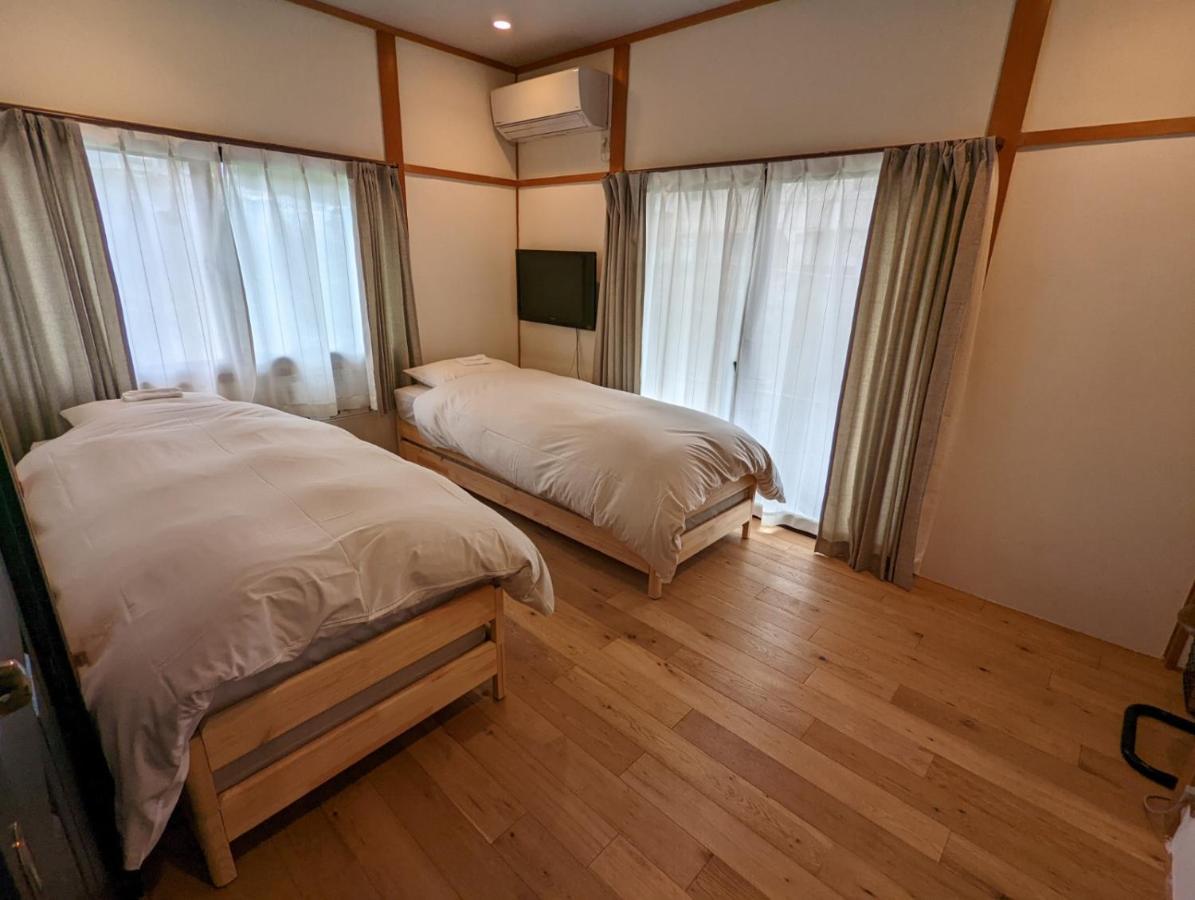 Standard Twin Room,1344508400:JPEG